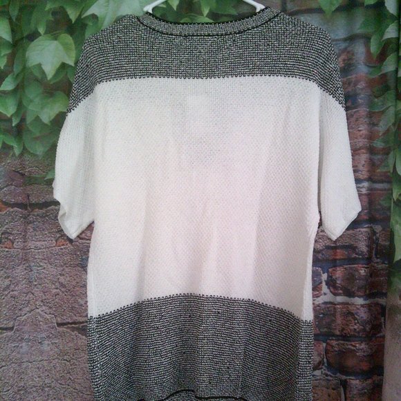 Knit Short Sleeve V Neck Sweater - Picture 2 of 4